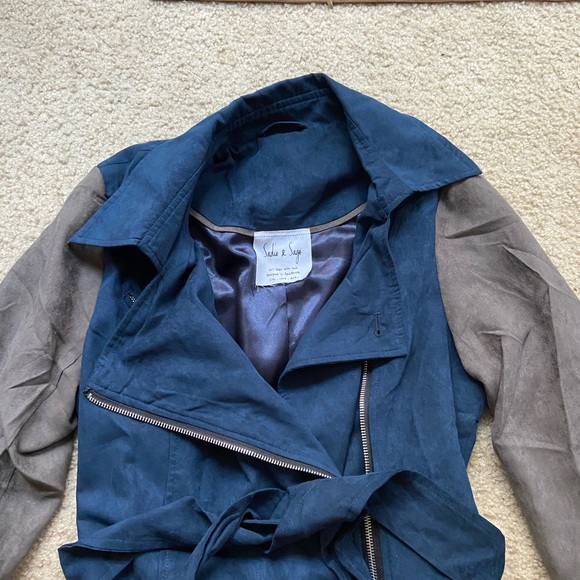 Light weight jacket - Picture 3 of 4